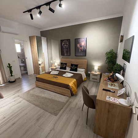 Appartement La Via Di Mezzo à Catane Extérieur photo
