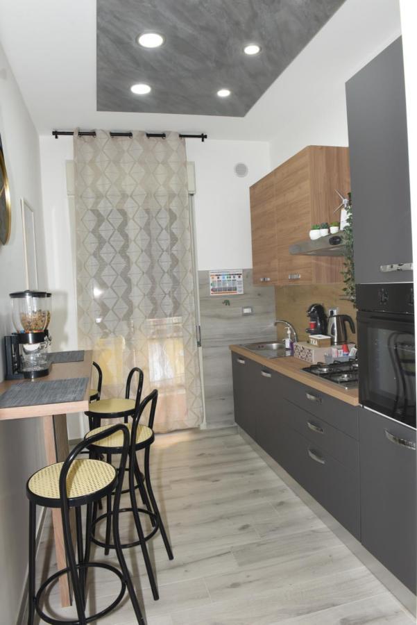 Appartement La Via Di Mezzo à Catane Extérieur photo