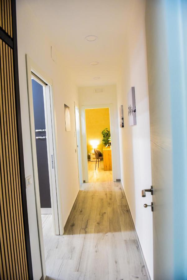 Appartement La Via Di Mezzo à Catane Extérieur photo