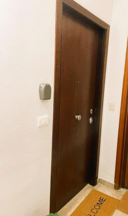 Appartement La Via Di Mezzo à Catane Extérieur photo