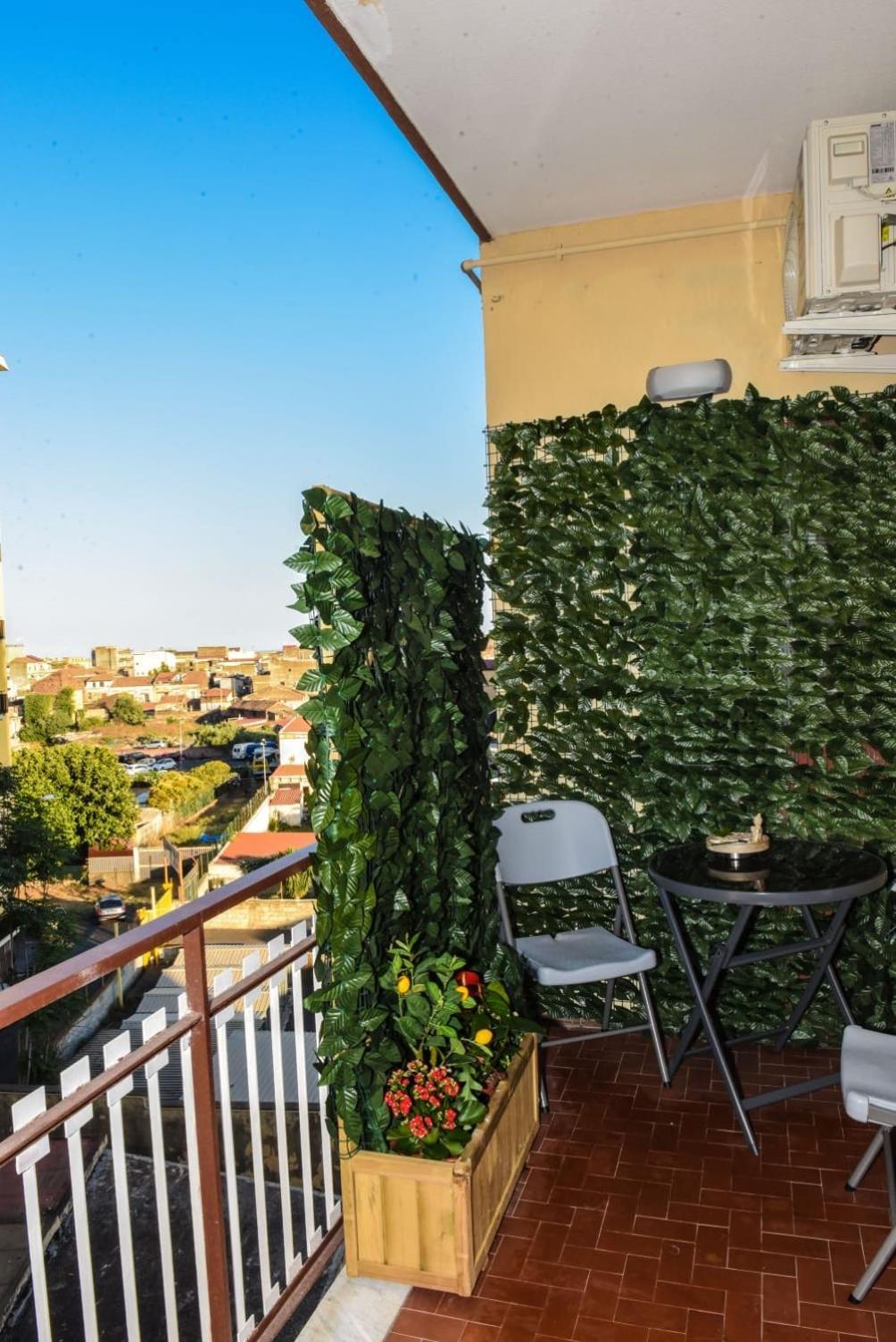 Appartement La Via Di Mezzo à Catane Extérieur photo