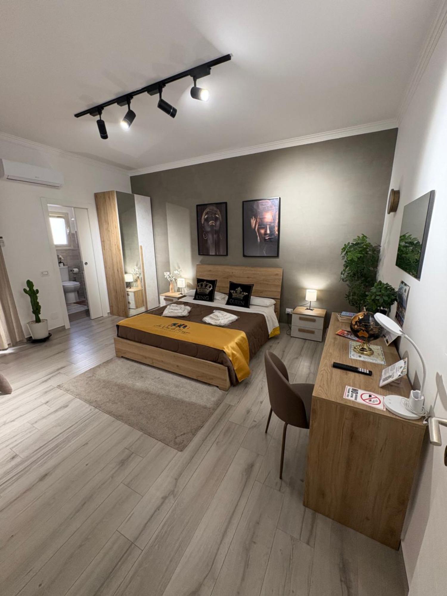 Appartement La Via Di Mezzo à Catane Extérieur photo